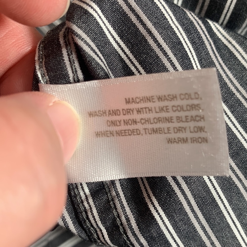 Old Navy Men's Short Sleeve Grey, White Striped Dress Shirt - XXL - Picture 7 of 8